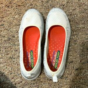 Sketchers air-cooled memory foam comfy slip on shoes size 8